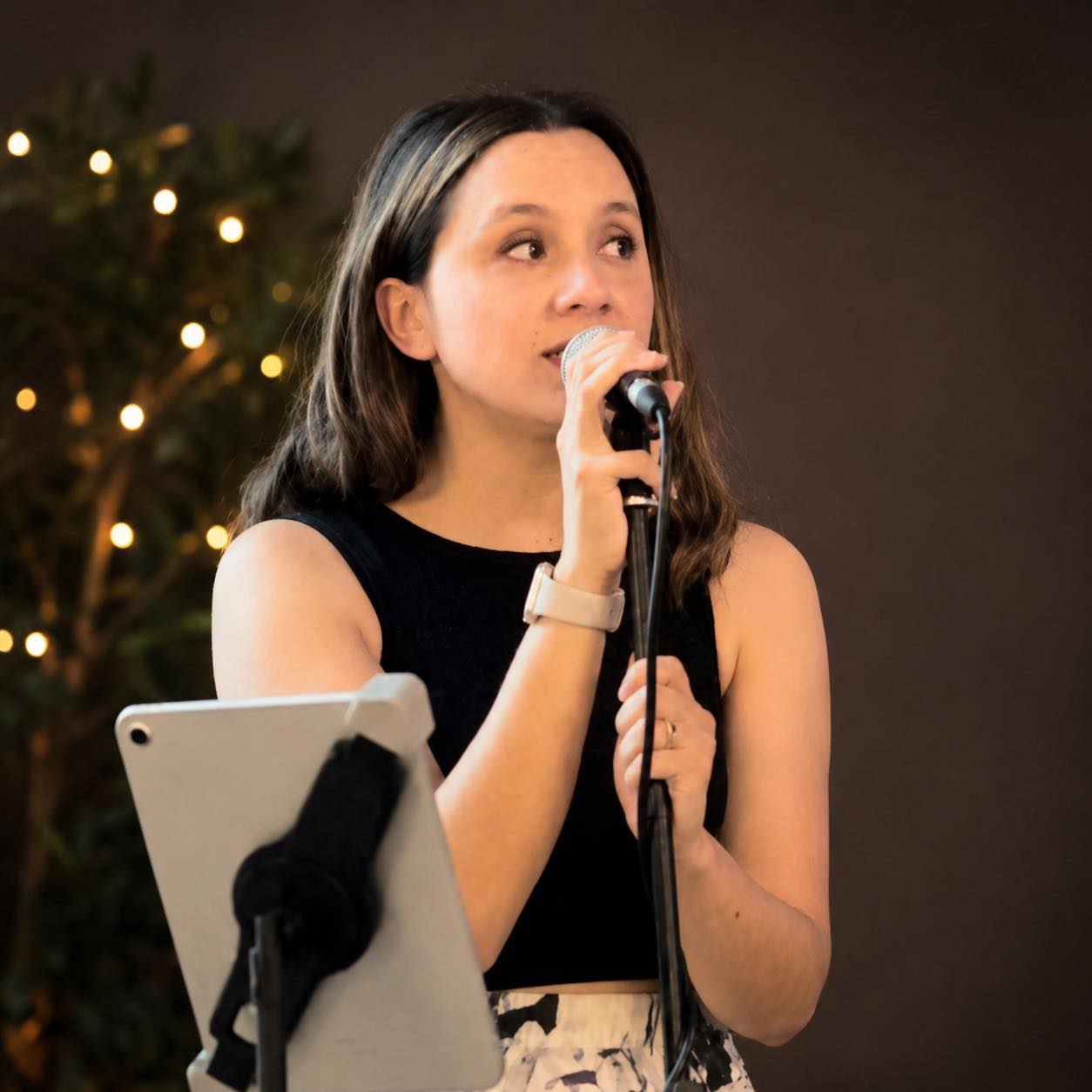 Aleisha Powell performing live